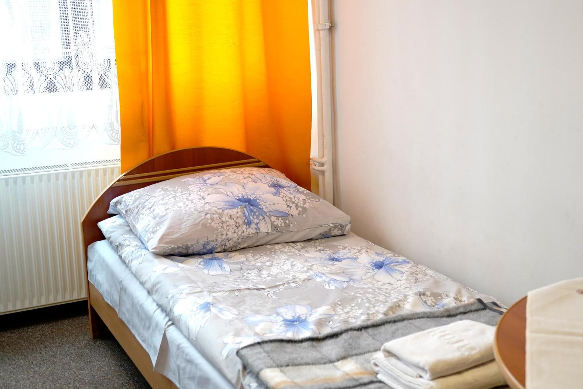 Dom Studencki Zodiak Hostel Wroclaw Ngoại thất bức ảnh